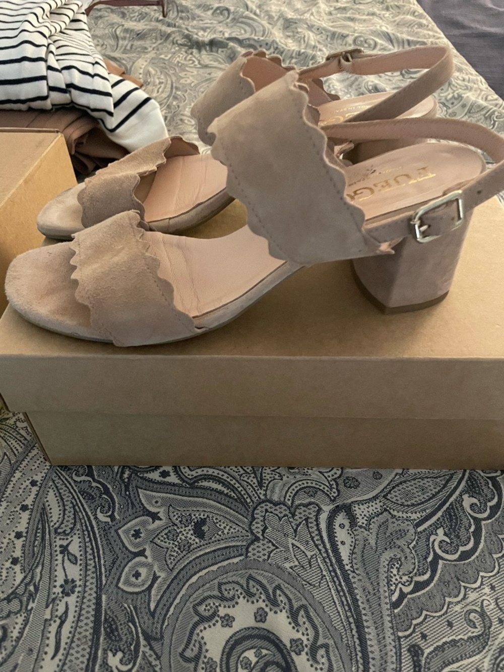Fuego Tan Suede Block Heel Sandals size 39 (8.5)